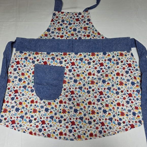 Vintage Vibe Apron With Tie Waist And Pocket Floral Print Apron - Picture 2 of 5